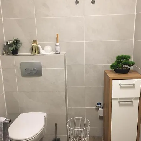 Weiherhausstraße 6 Apartment *