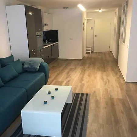 Weiherhausstrasse 6 Apartmán